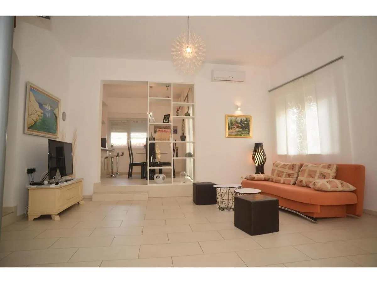 Apartments Bluemare Pakoštane Chorvatsko