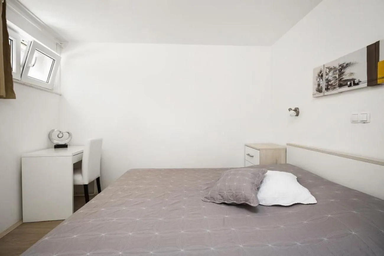 Apartments Bluemare Pakoštane