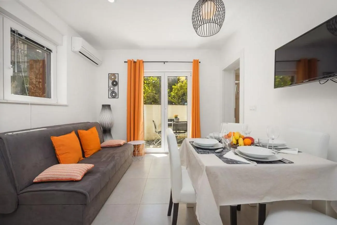 Apartments Bluemare Pakoštane Chorvatsko