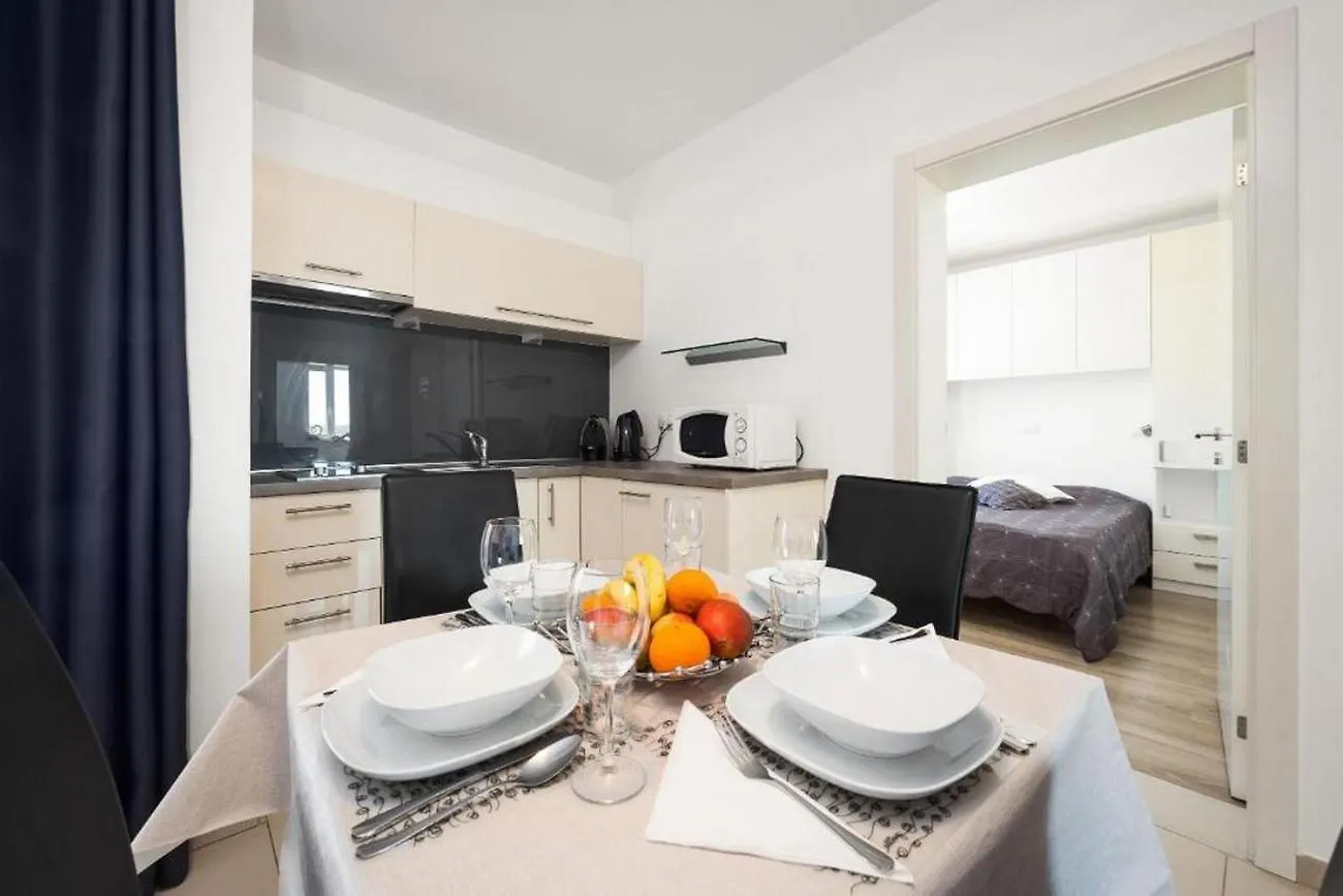 Apartments Bluemare Pakoštane Chorvatsko